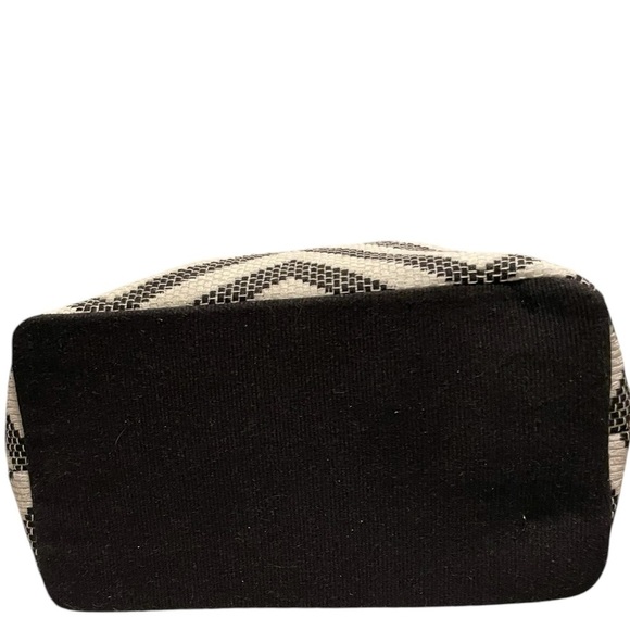 TRIBE ALIVE Beautiful Rugged Shopper Tote Bag w/luggage strap carryall - Picture 4 of 5